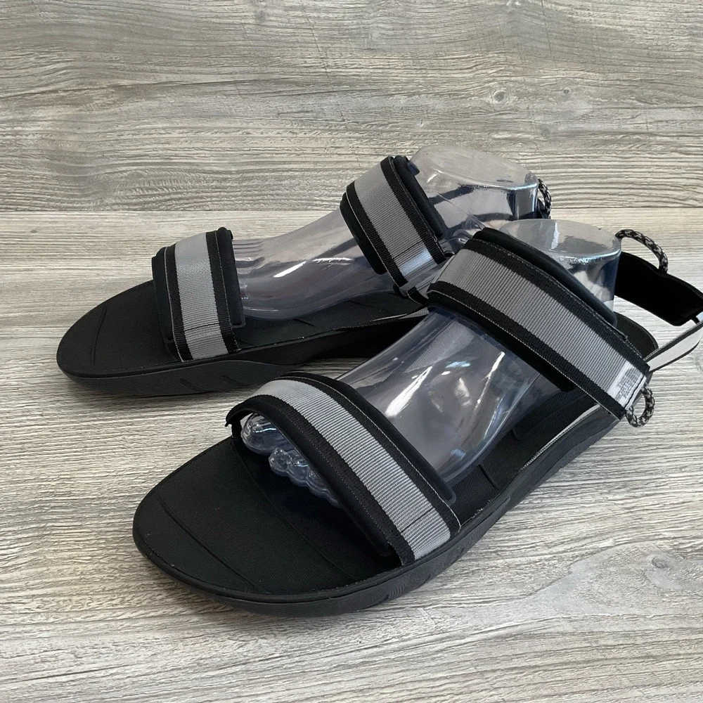 The North Face Mens Skeena Sport Black/Grey Outdoor Sports Sandals Size 13 NEW